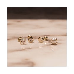 Arete mini perla oro 10k